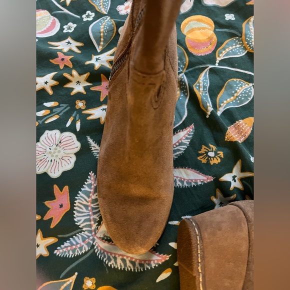 LAST CHANCE💥 Franco Sarto Knee High Suede Wedge Boots - Picture 3 of 5